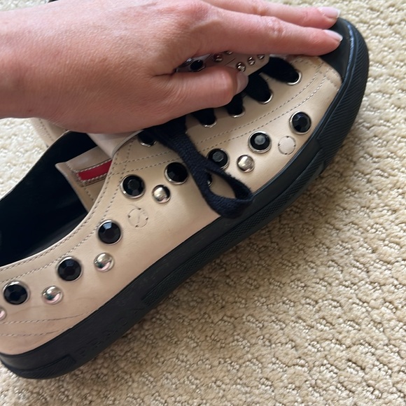 Prada shoes - Picture 5 of 9